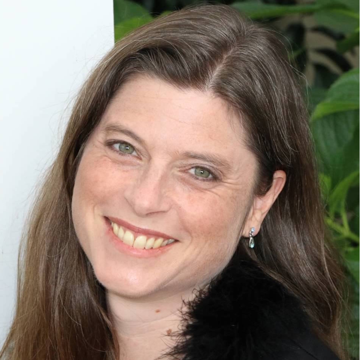 Exploring the Fullness of Singing and Teaching Experiences Using Indigenist Research Paradigms